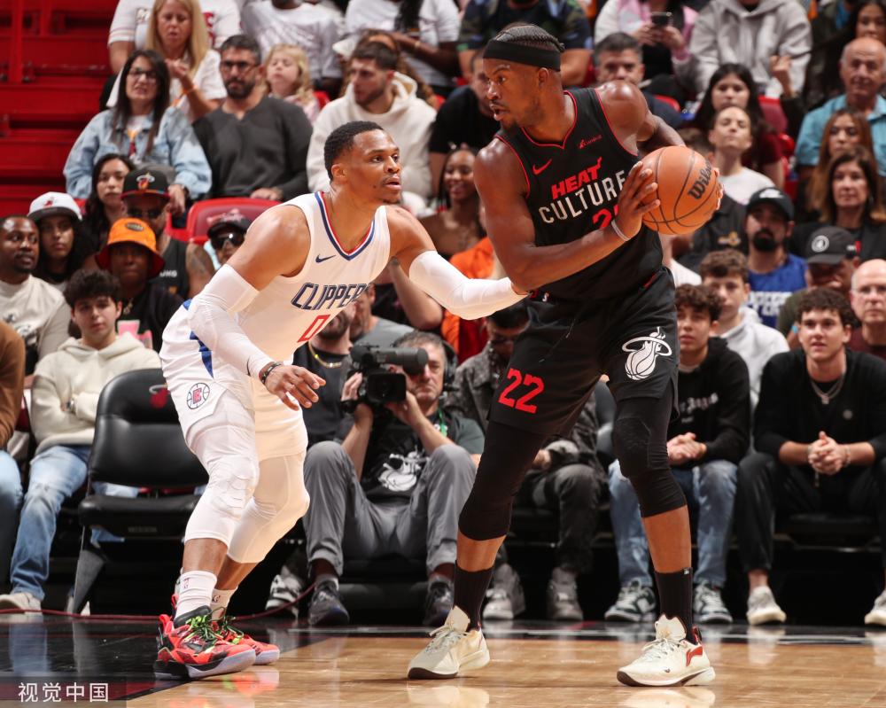 他目前效力 他目前效力